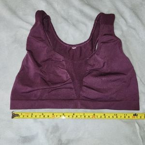 Women's sports bra, no tags